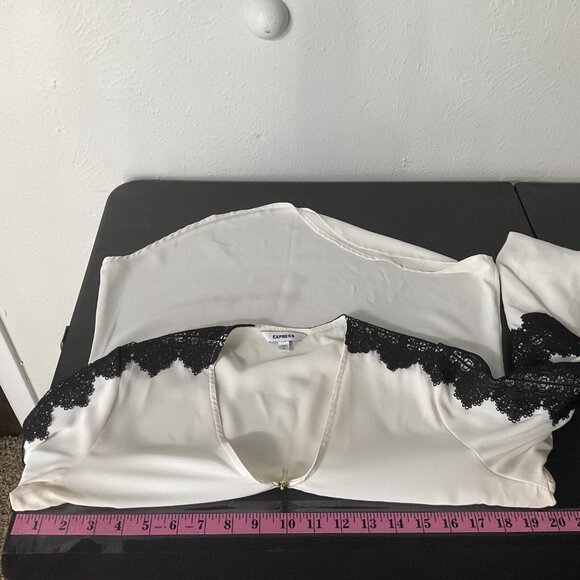 Express Top Women Sz S Ivory Black Lace Detail V-Neck Zip Front Office Career - Picture 11 of 12